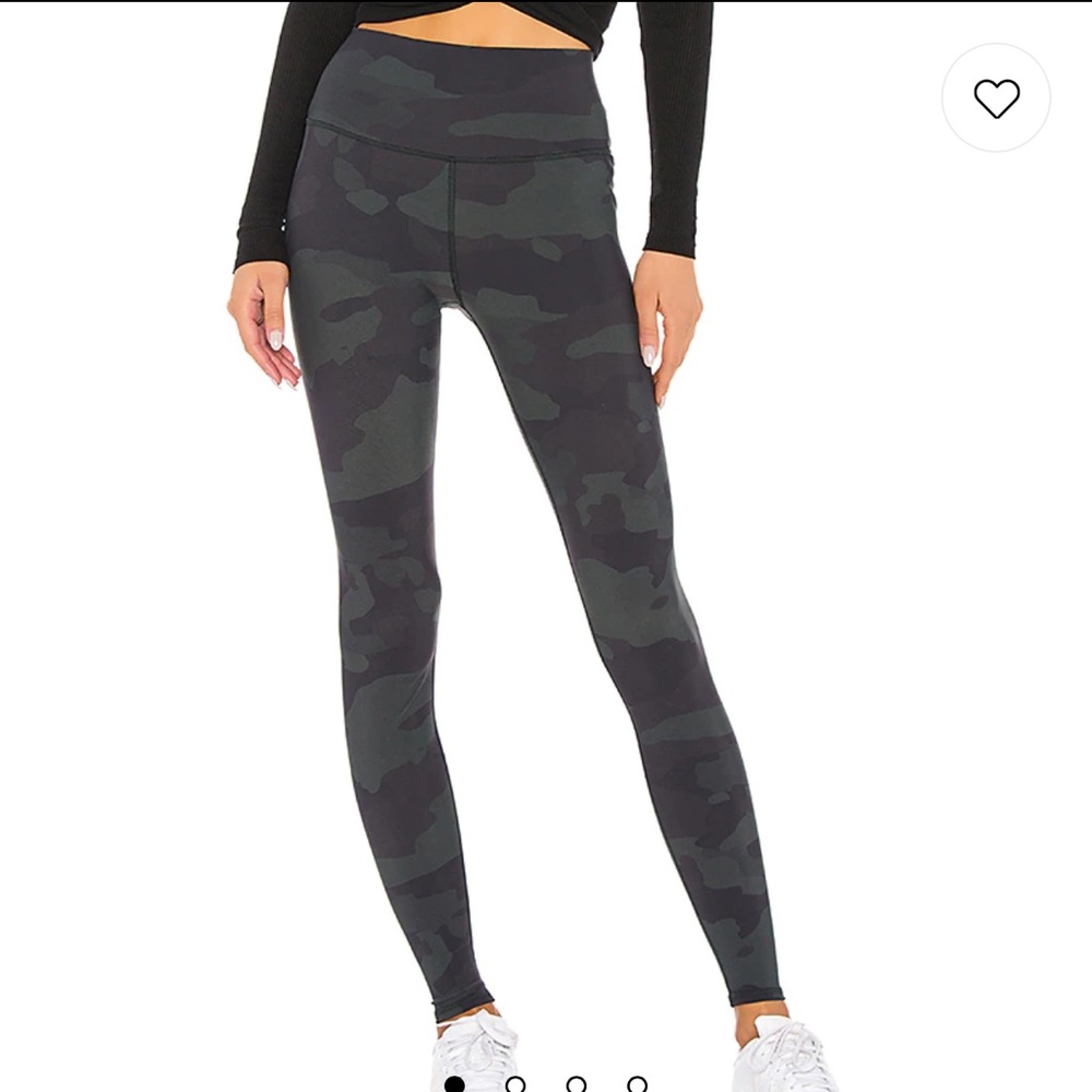 ALO YOGA High Waist Vapor Legging in Hunter Camouflage